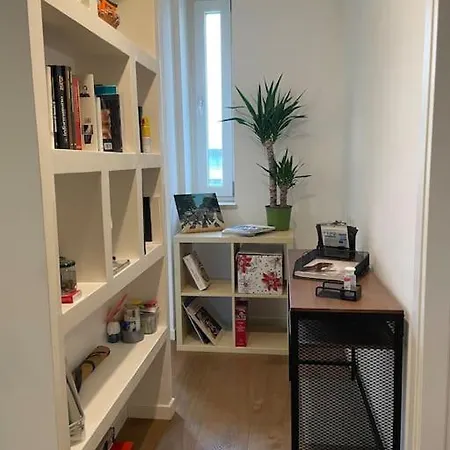 Delizioso - Vicino Metro A Apartamento